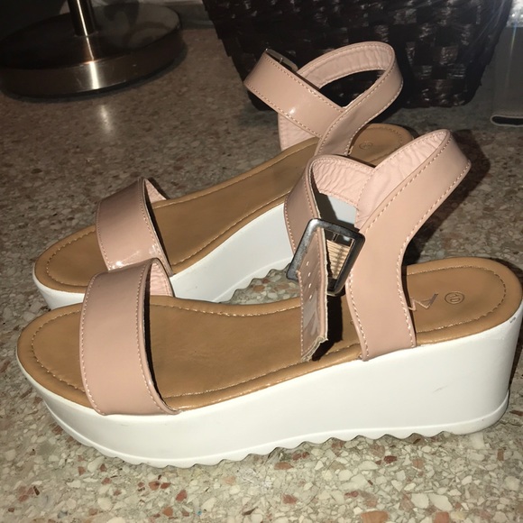 Pink platform shoes - Picture 3 of 3